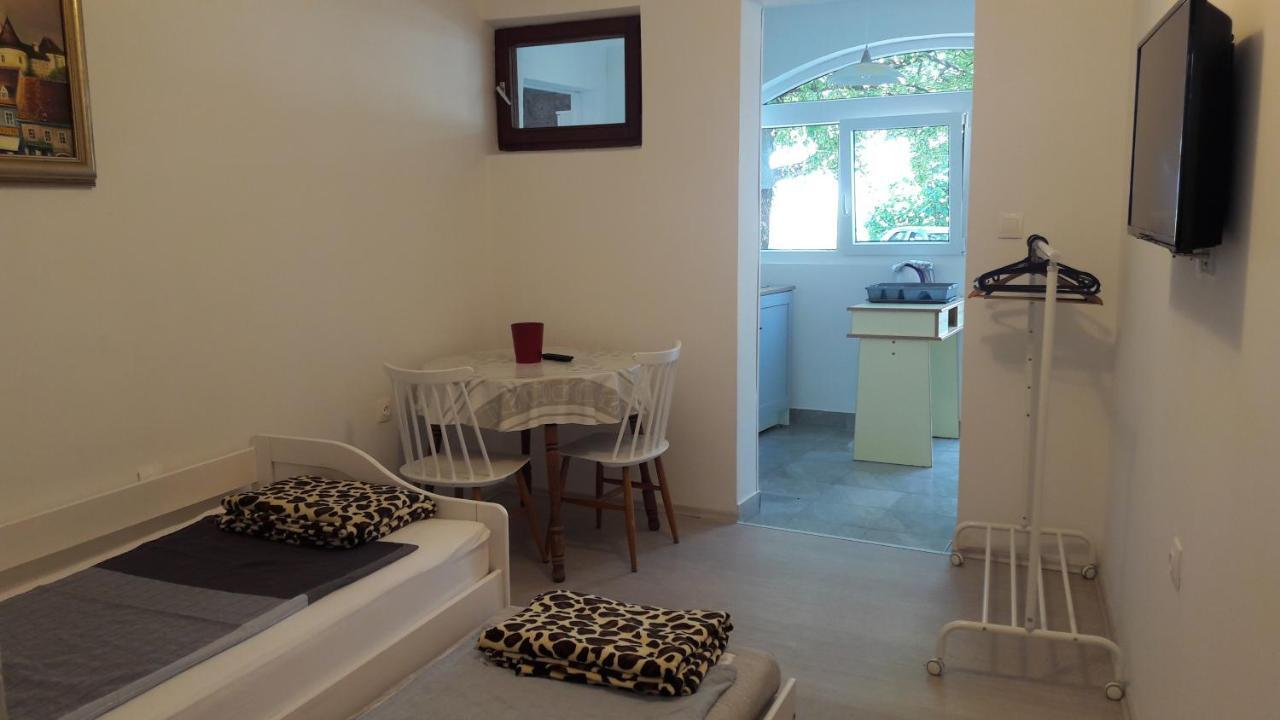מאלינסקה Apartmani Niessner מראה חיצוני תמונה